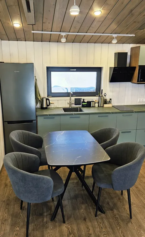 Далеко и надолго