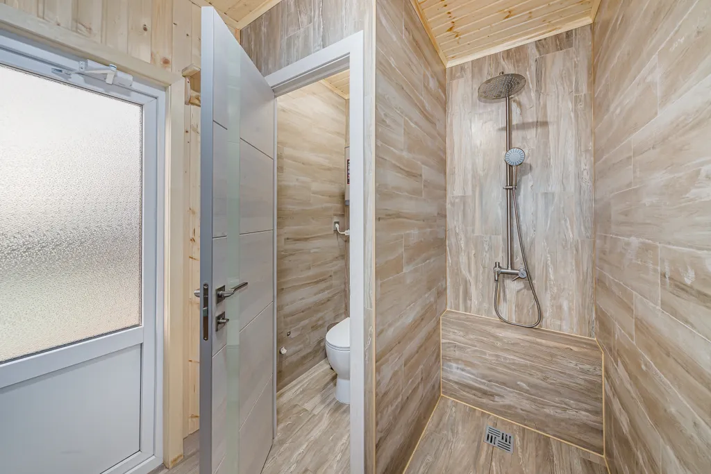 Загородный дом с русской баней и бассейном в 15 минутах от моря