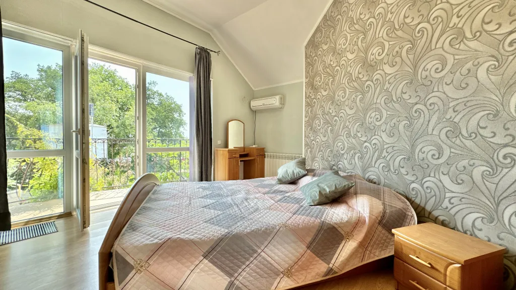 Домик с садом в Кореизе возле ялты