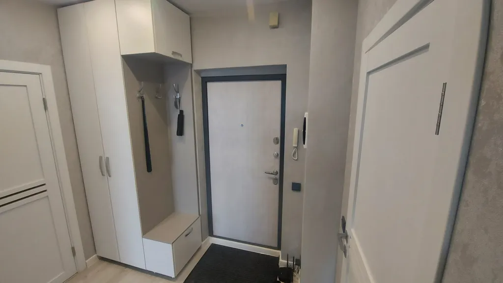 Квартира с видом на город и рощу