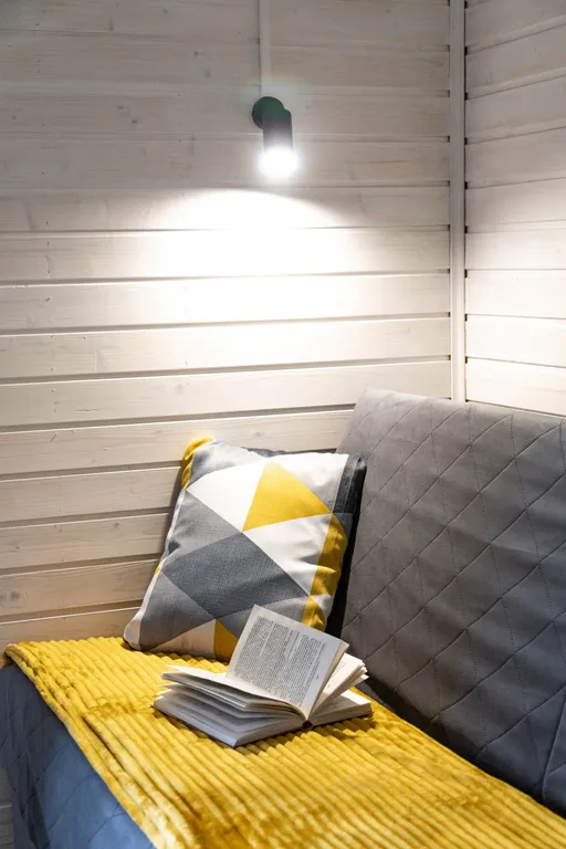 Уютный дом в деревне, в окружении природы и пении птиц. «Серый туман»