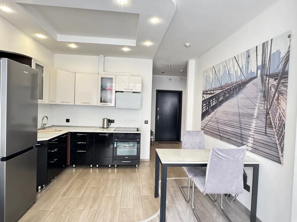 Двухкомнатный апартамент в новом районе в центре