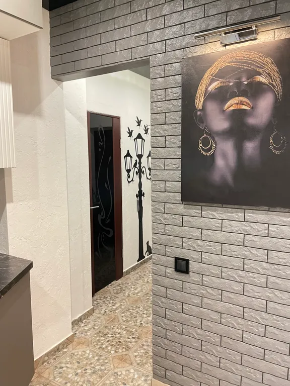 Уютная студия с дизайнерским ремонтом