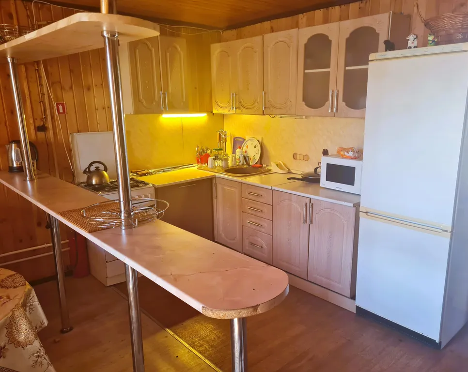 Коттедж с бильярдом и панорамной закрытой террасой