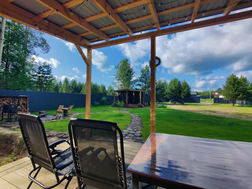 Домик с баней в лесу