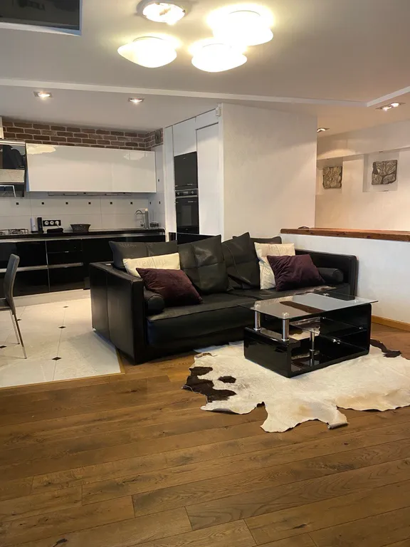 Уютная квартира с дизайнерским ремонтом в хорошем районе города