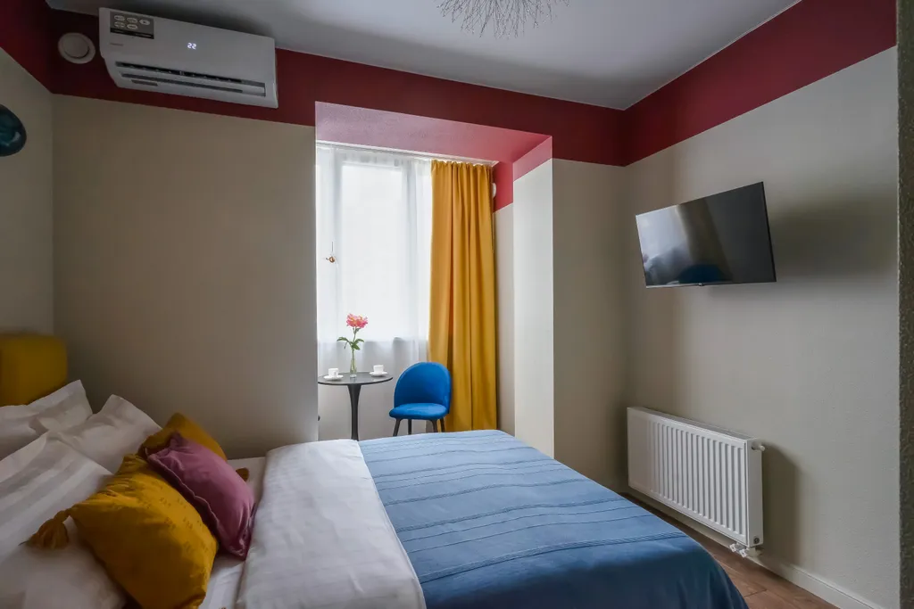 Лиловая студия у моря