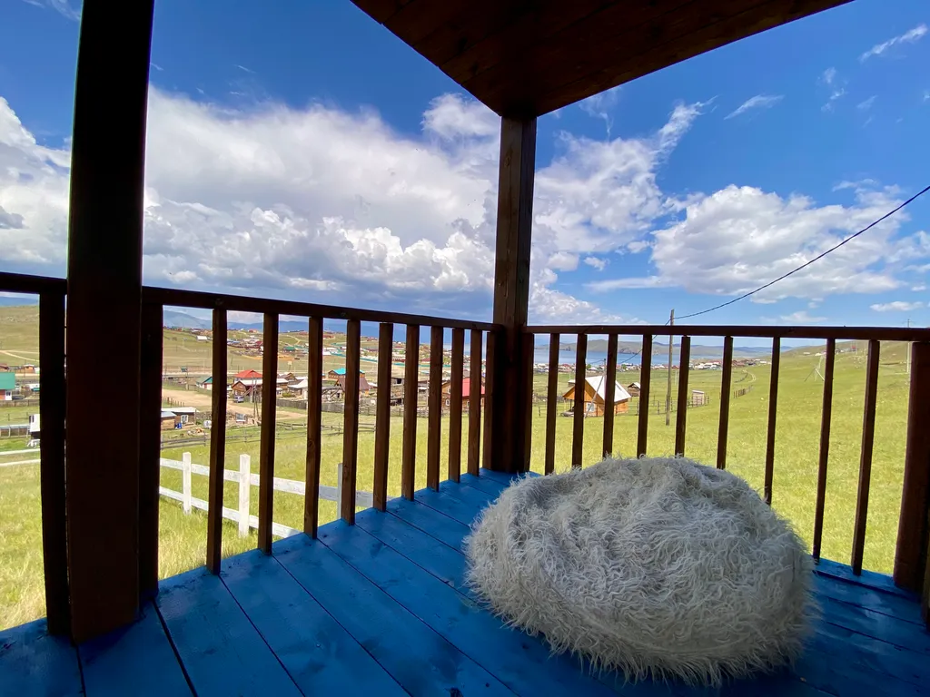 Домик с видом на Байкал и горы