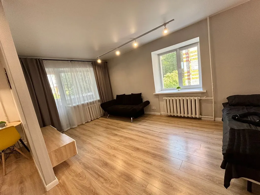 Светлая-уютная квартира в центре города с видом на сквер