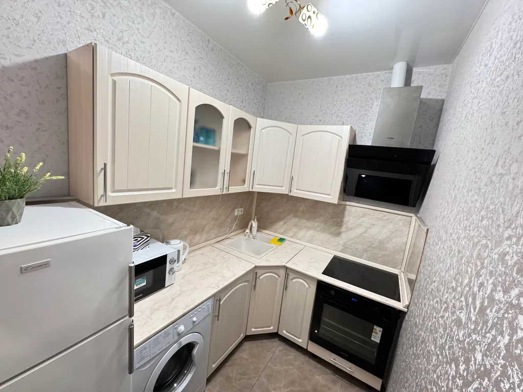 Современная квартира-студия рядом с ТРЦ Аура