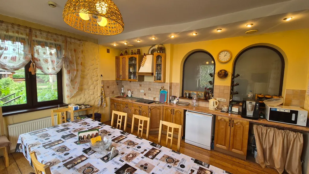 Дом на берегу волги, с видом на затопленную колокольню