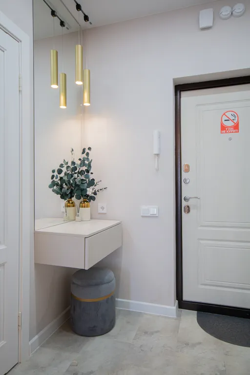 Студия в сердце города с видом на жд вокзал