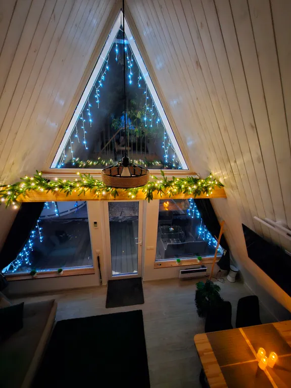 Домик с видом на лес