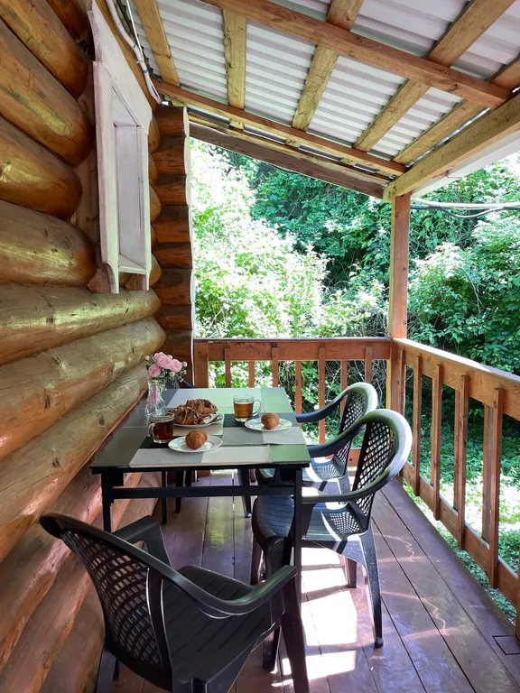 Двухкомнатный домик в 7 мин. от моря в тени деревьев с парковкой (№3)