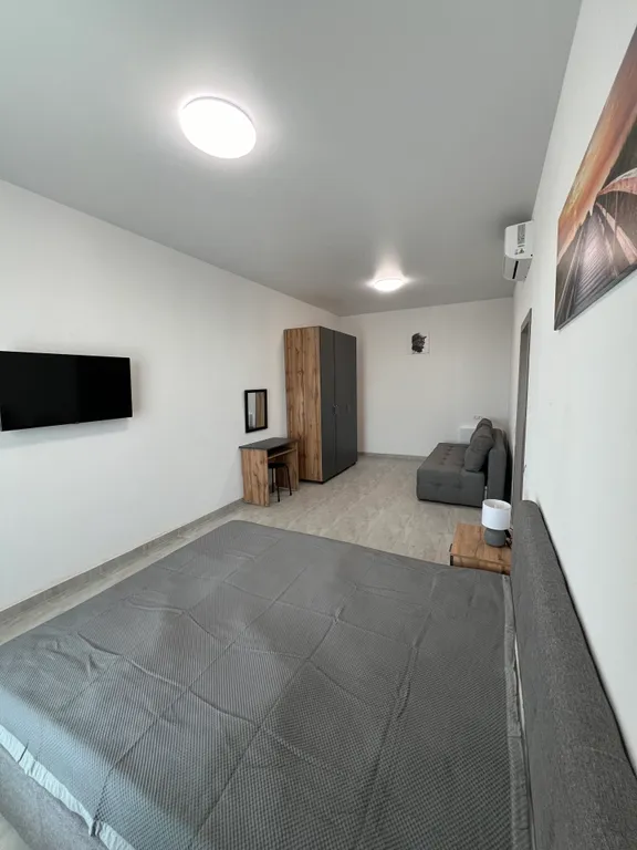 Дом с бассейном и с видом на море и горы