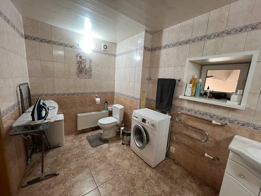 Уютный большой коттедж в живописном, тихом месте рядом с городом