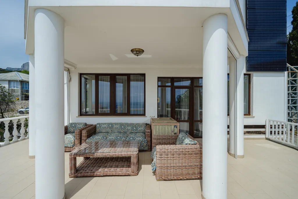 Красивый дом Азазель с сауной и с видом на море и горы