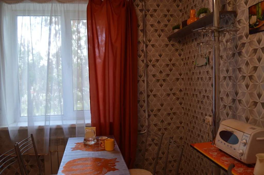 Просторная двушка в центре, парк во дворе дома