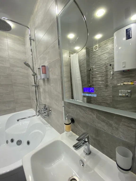 Двухкомнатный премиум апартамент с кондиционером, джакузи и камином