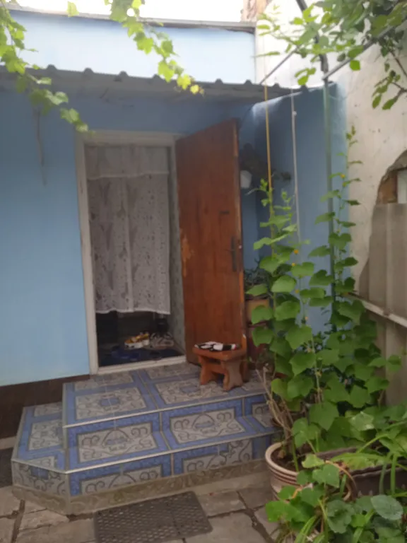 Уютный дворик вблизи моря