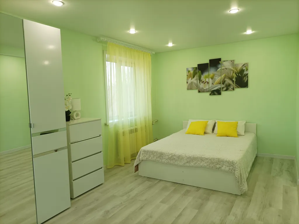 Солнечная квартира рядом с Holiday Inn Perm