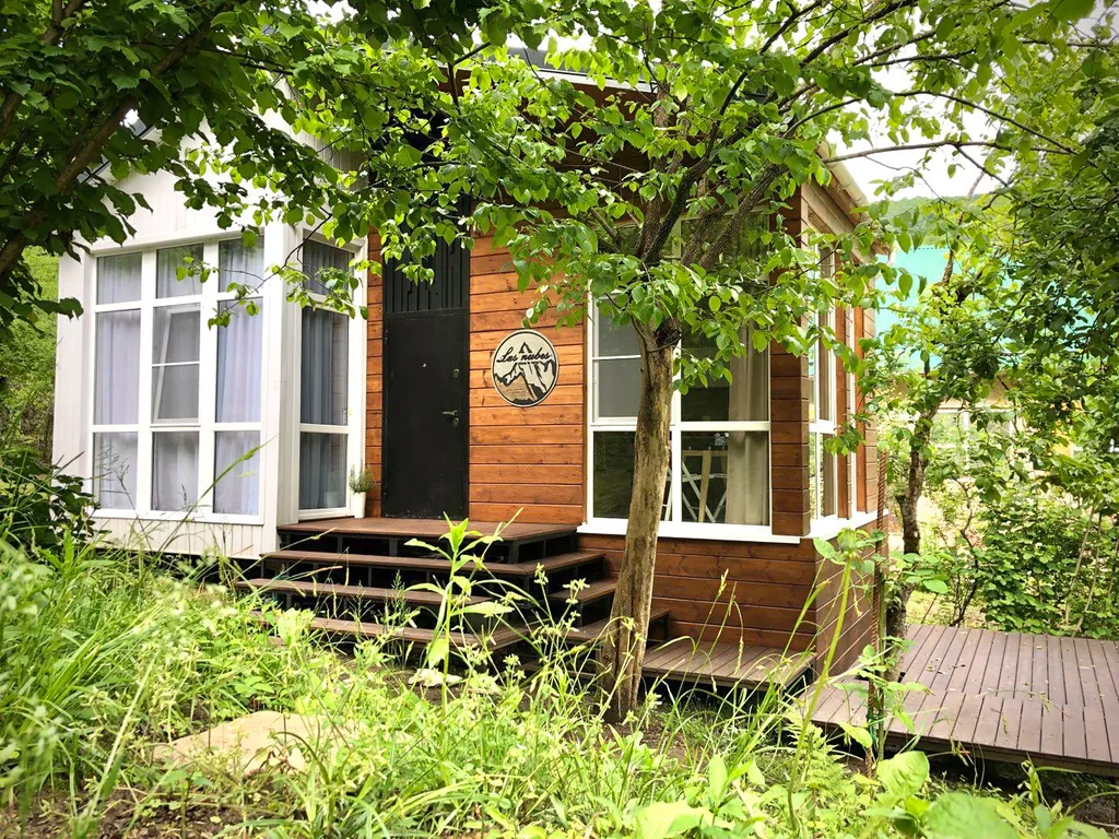 Дом у реки las nubes