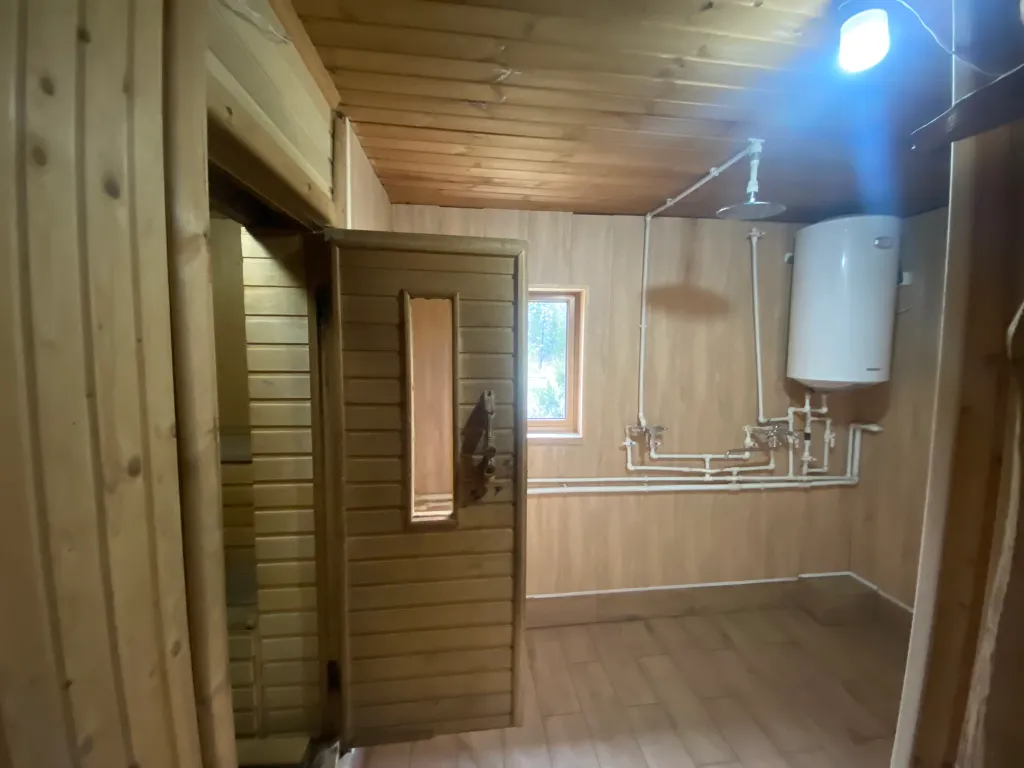 Дом на береговой линии озера селигер