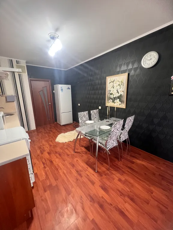 Уютная просторная квартира с видом на лесопарк Пышки