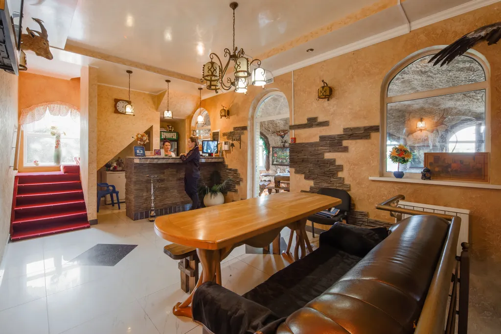 Большой дом с баней, бассейном, мангалом и парковкой