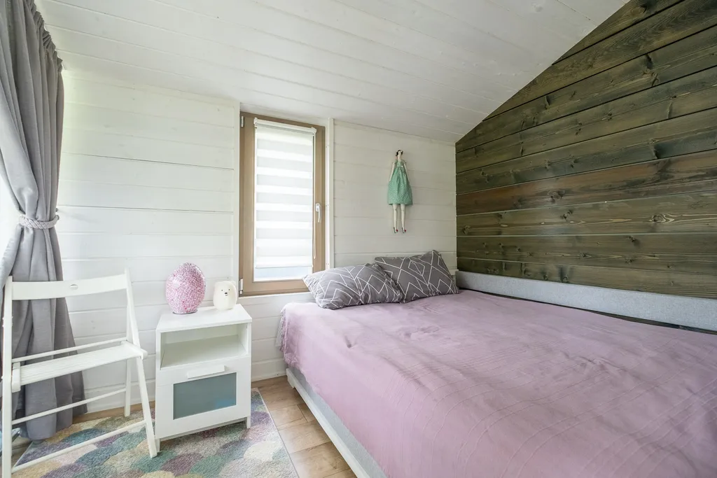 Цветочный домик с камином