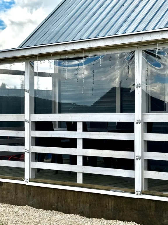 Дом-баня с большой верандой и массажной кроватью