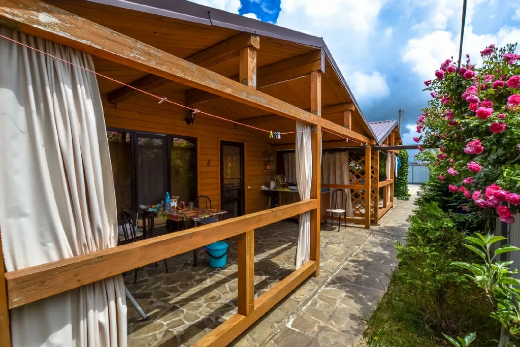 Коттедж Коттедж с террасой у моря — Кучугуры