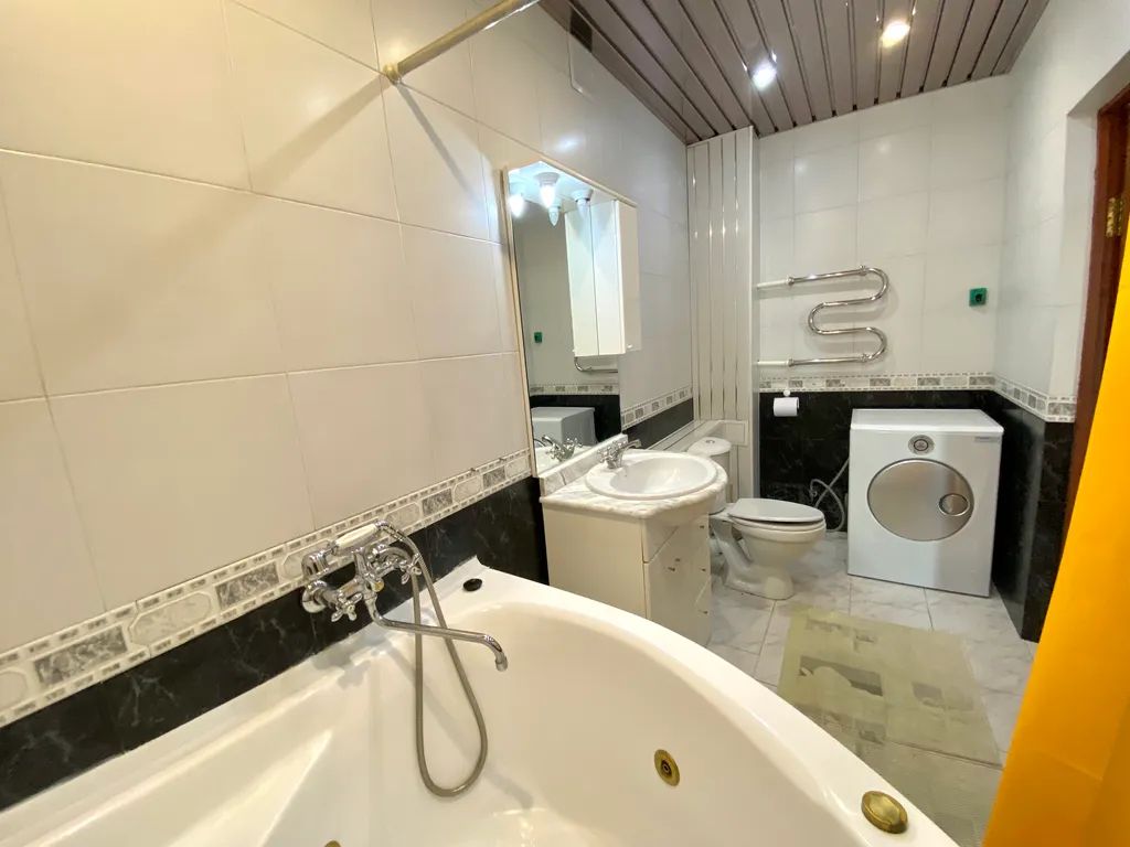 4-комнатная Квартира