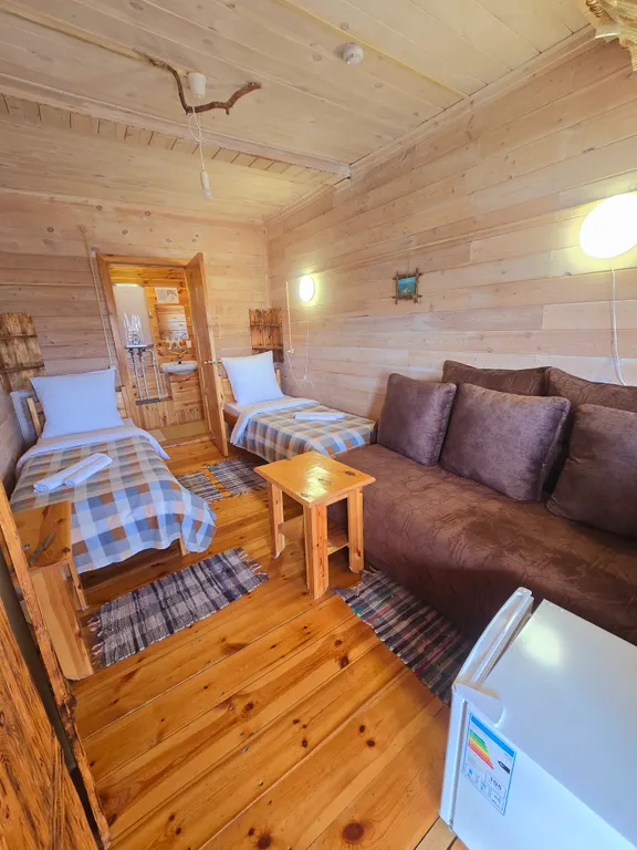 Уютная комната с собственным душем и туалетом