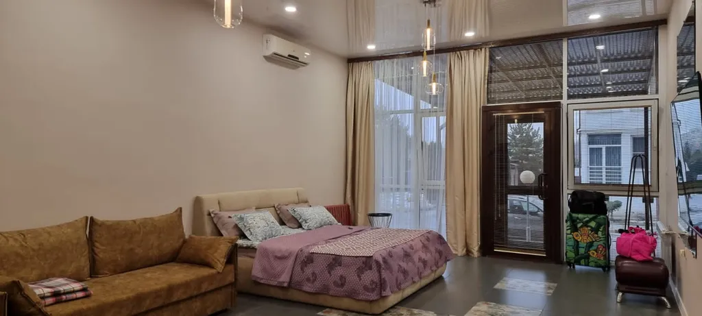 Лофт с террасой в центре на набережной, Закрытый двор