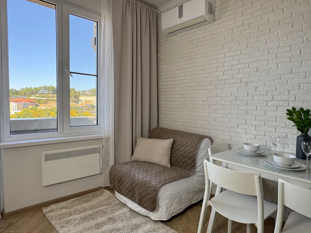 Квартира с балконом и видом на море