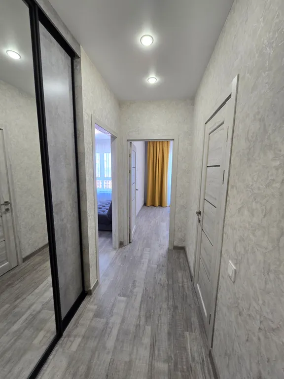 Новая полноценная квартира с балконом на Бульваре