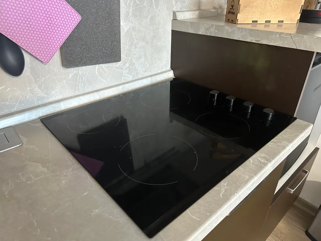 Просторная квартира рядом с ДРКБ, БСМП, военным госпиталем.