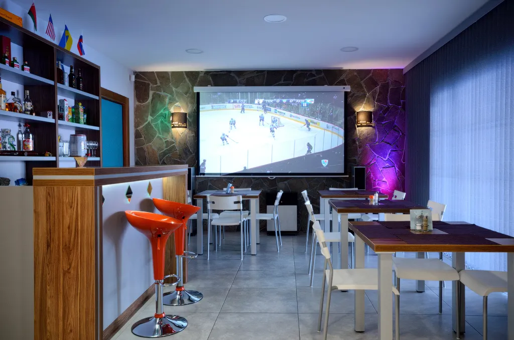 Усадьба Силичи с видом на гору