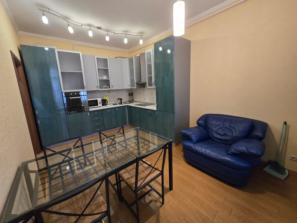 Уютная квартира с видом на морпорт в центре