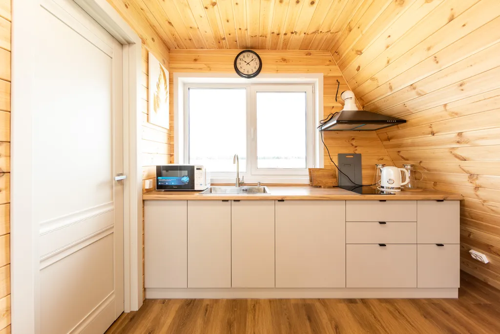 А фрейм большой с видом на озеро, баней на дровах и чаном сибирским