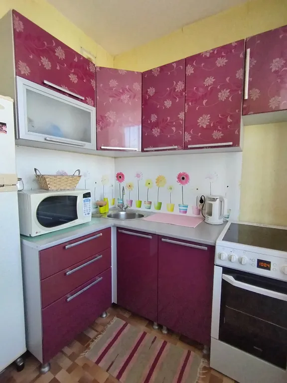 Уютная однокомнатная квартира, рядом тц, остановка