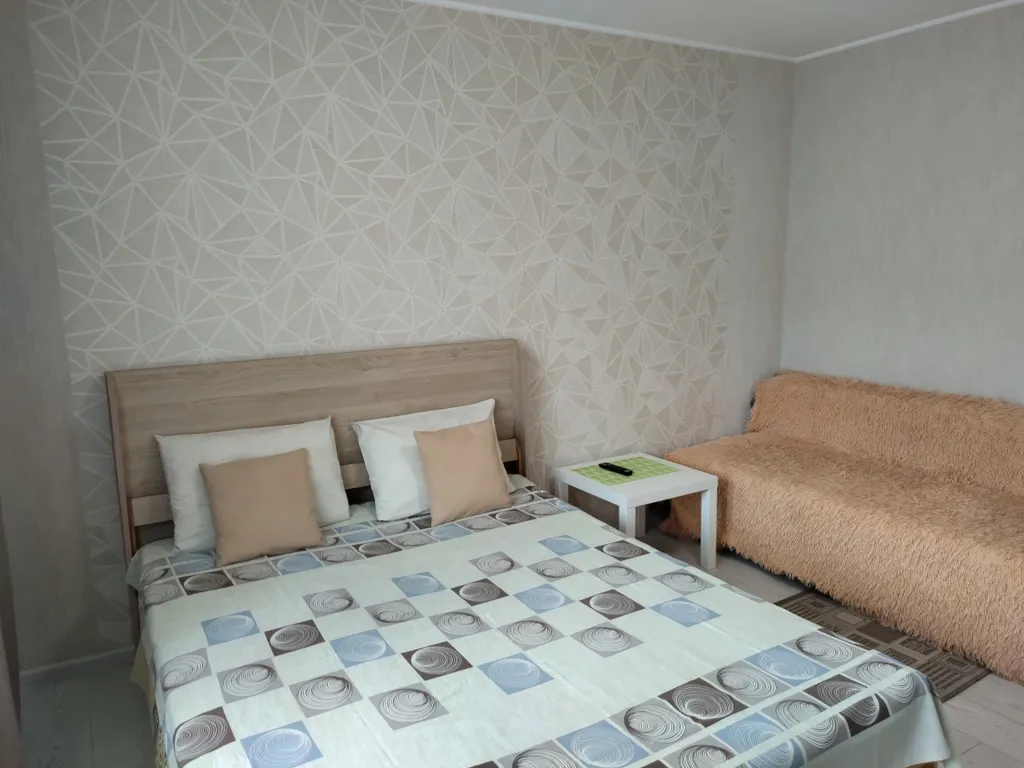 Квартира с панорамным окнами возле РК Паутина