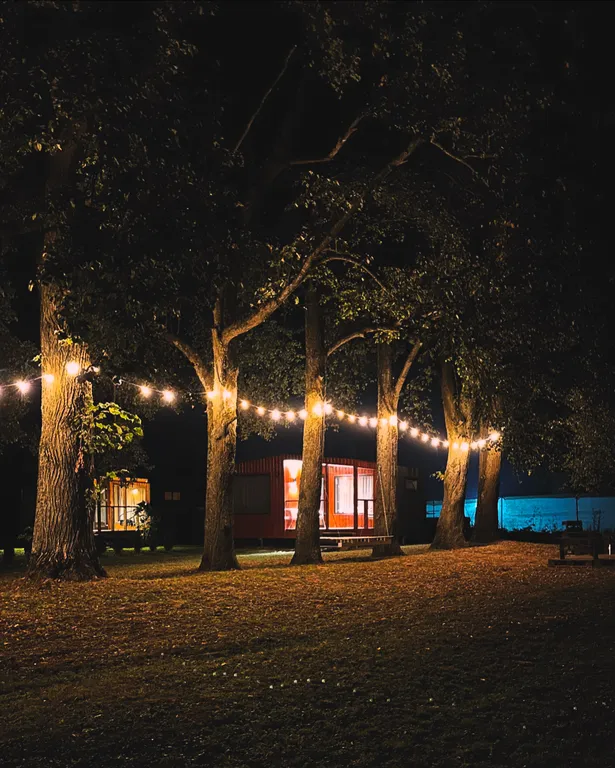 Уютный домик в древних липах