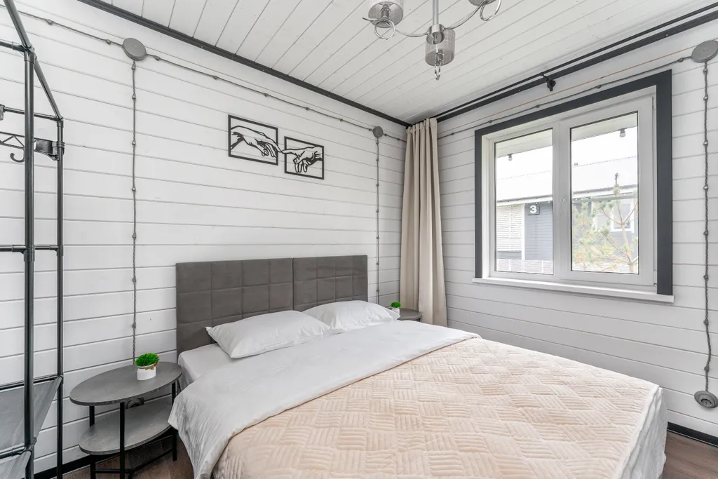 Дом с видом на реку и лес