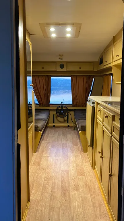 Дом на воде. Хаусбот. Озеро Таир.