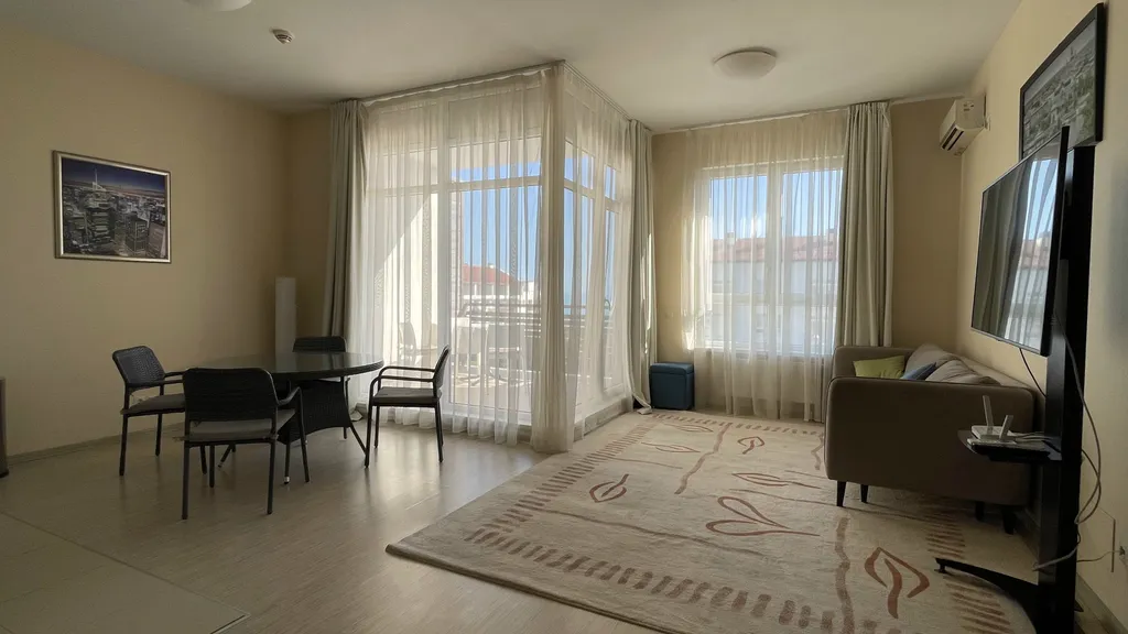 Двухкомнатный пентхаус с видом на море