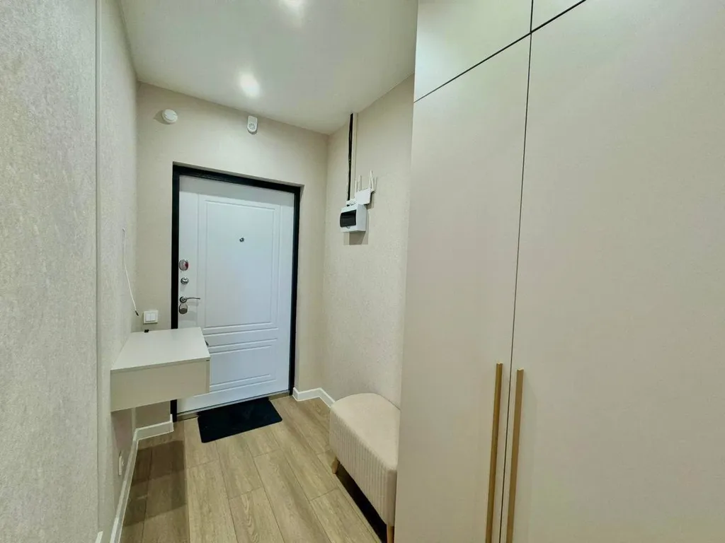 Поделам Дизайнерская квартира на 14 этаже у арены Трактор