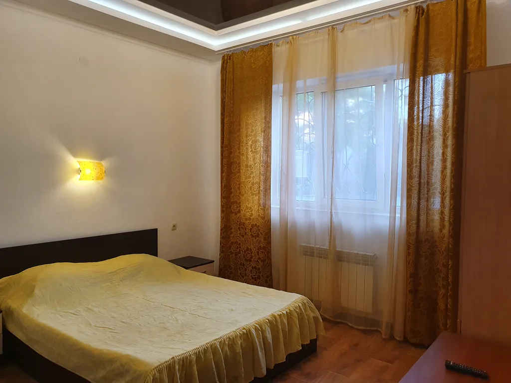 Коттедж Дом с отдельным двором в центре рядом с Центральным рынком — Евпатория