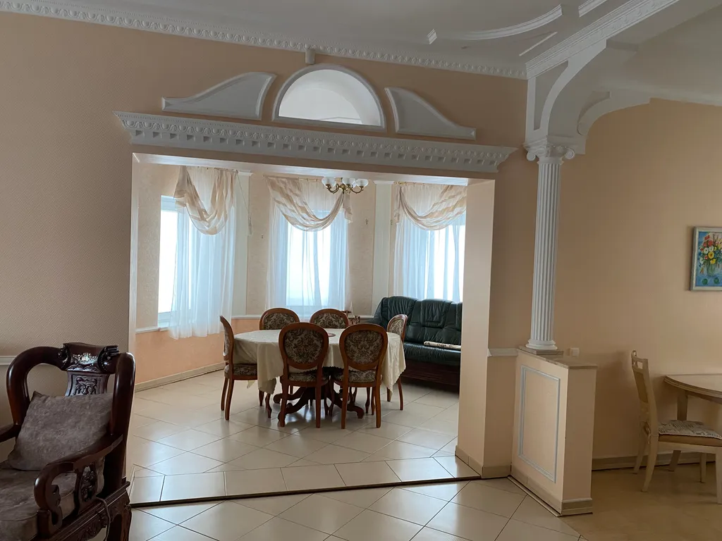 Особняк у моря с баней и бильярдом